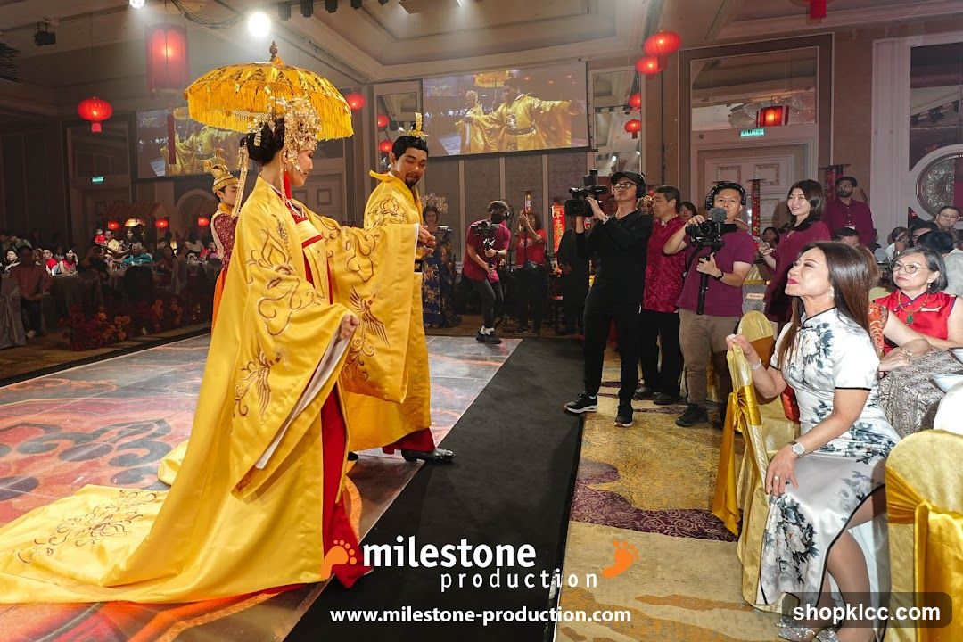 Traditional Chinese Attire Fashion Show