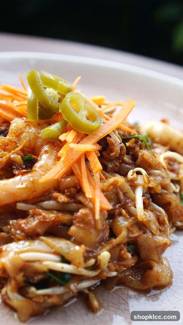 Noodles with Shredded Carrots and Jalapenos