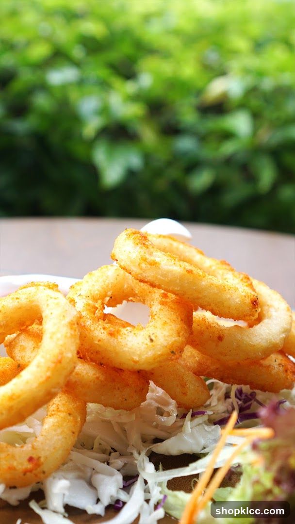 Crispy Onion Rings with Salad