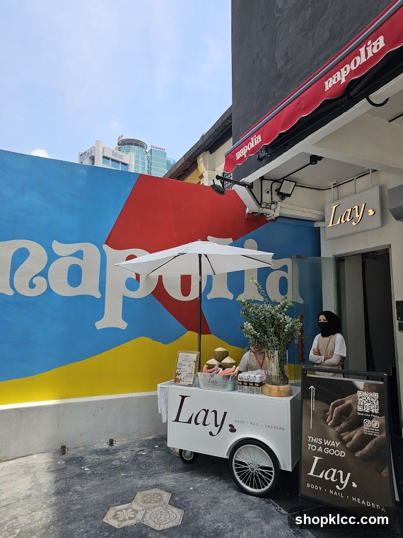 Lay Beauty Shop Exterior with Food Cart