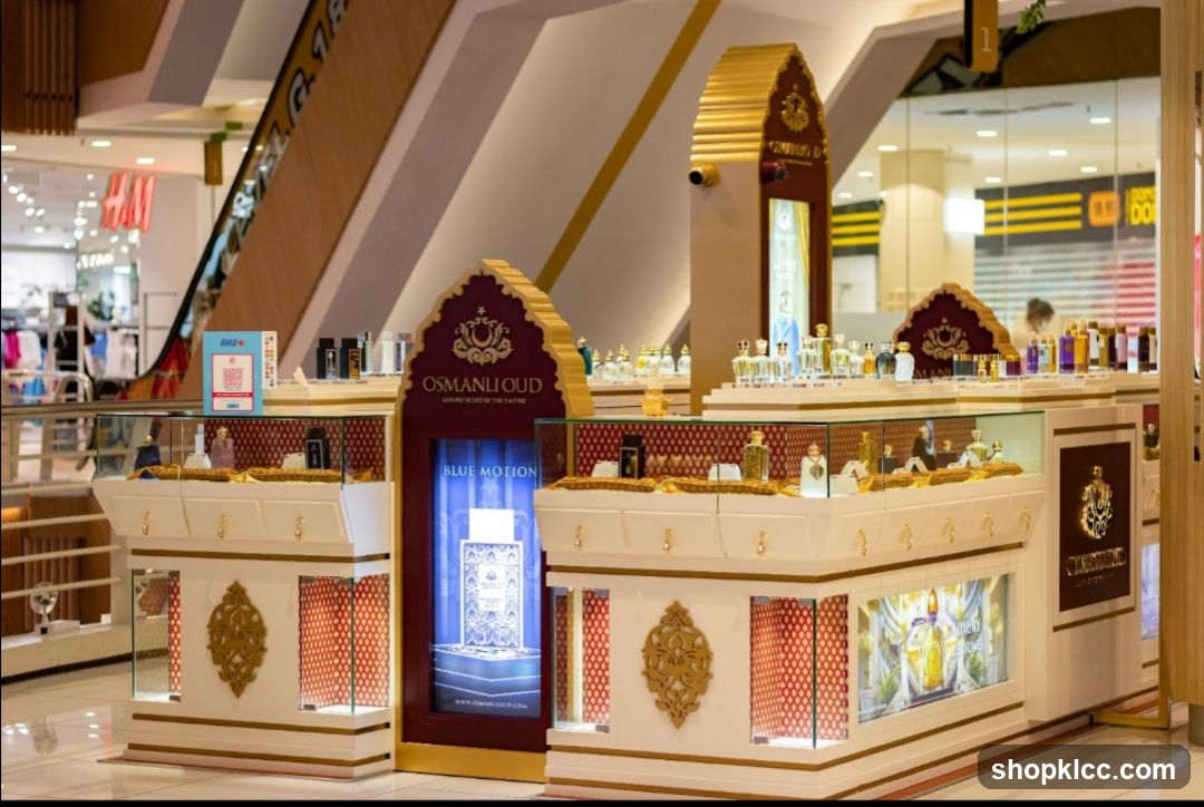Osmannlioud Perfume Display