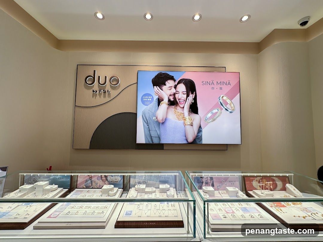 Jewelry Store Display