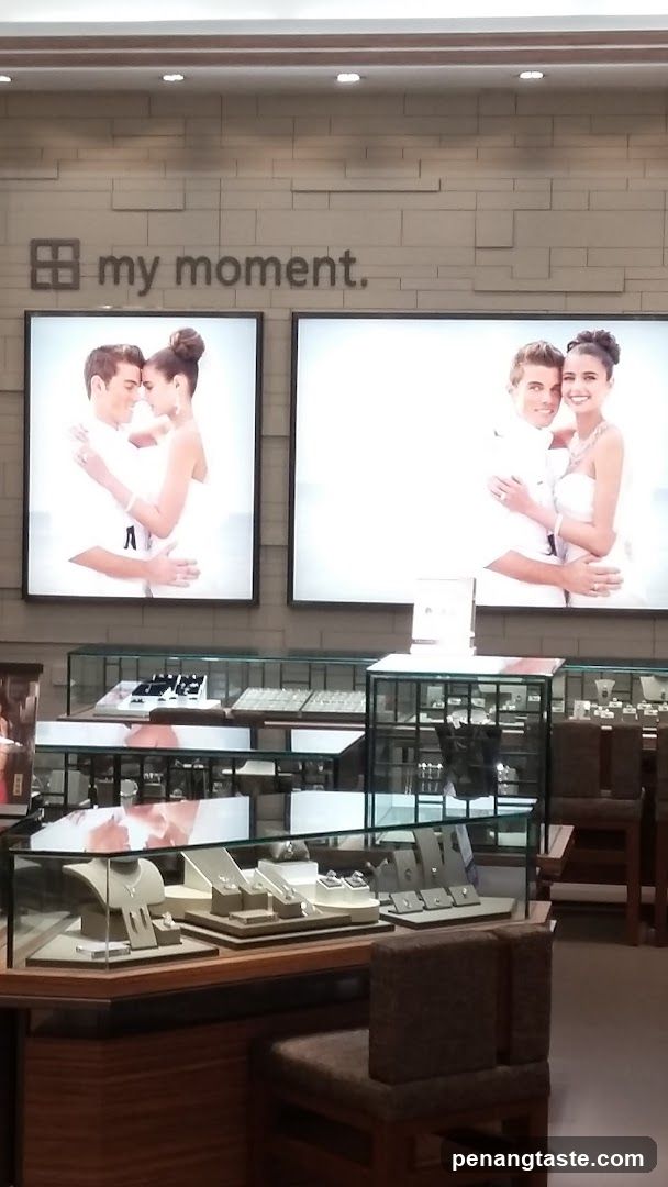 Jewelry Store Display