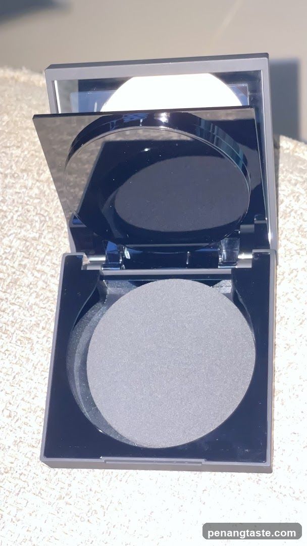 Compact with Mirror
