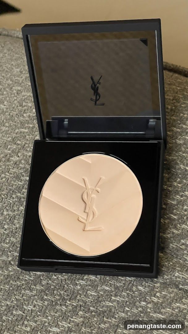 Yves Saint Laurent Compact Powder