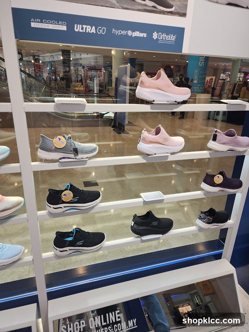 Skechers Shoe Display