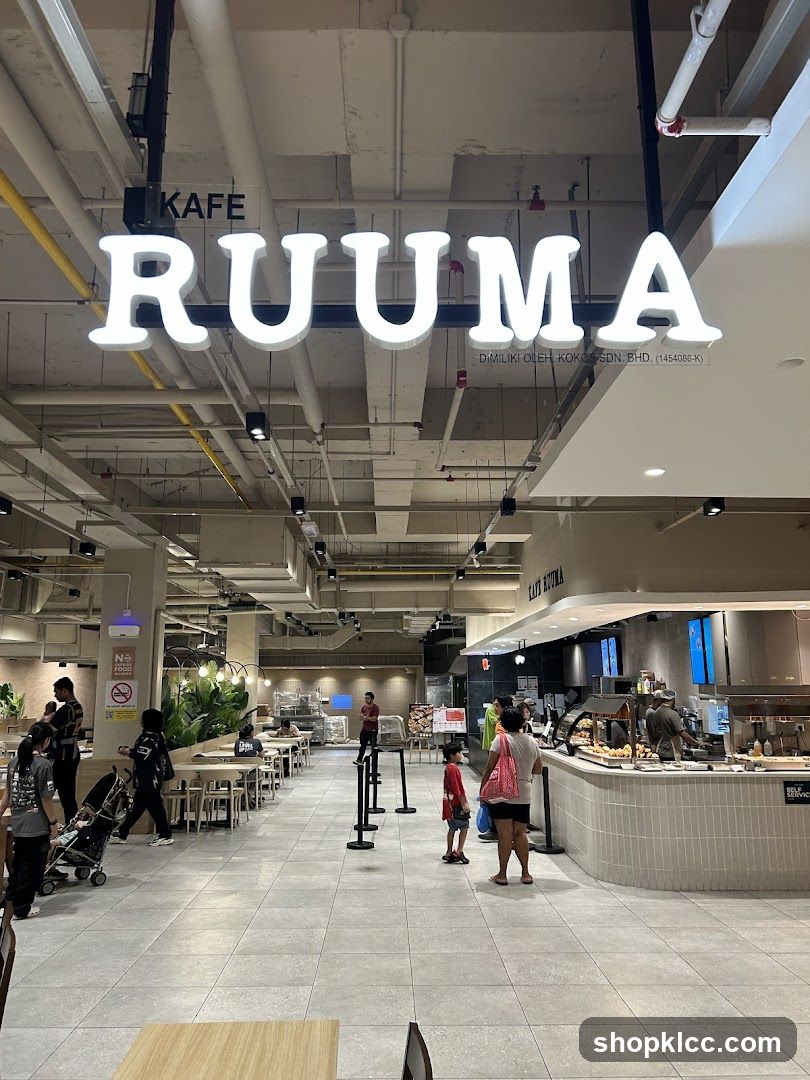 Cafe Ruuma Interior