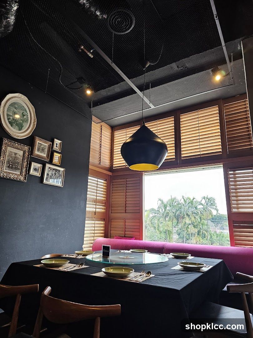 Restaurant Dining Table