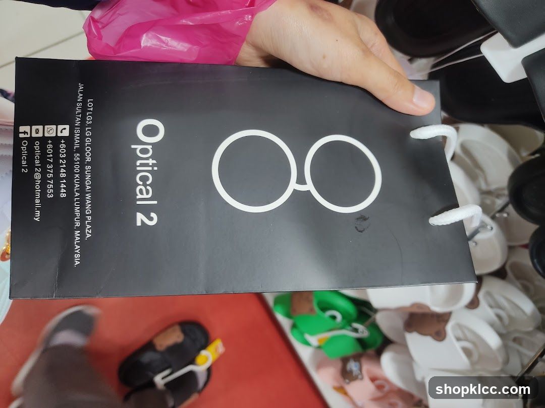 Shopping Bag with Optical 2 Logo