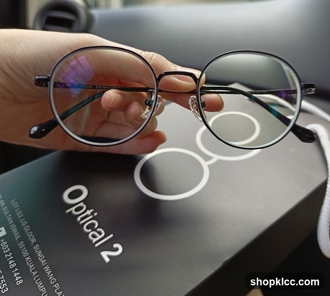 Eyeglasses and Packaging