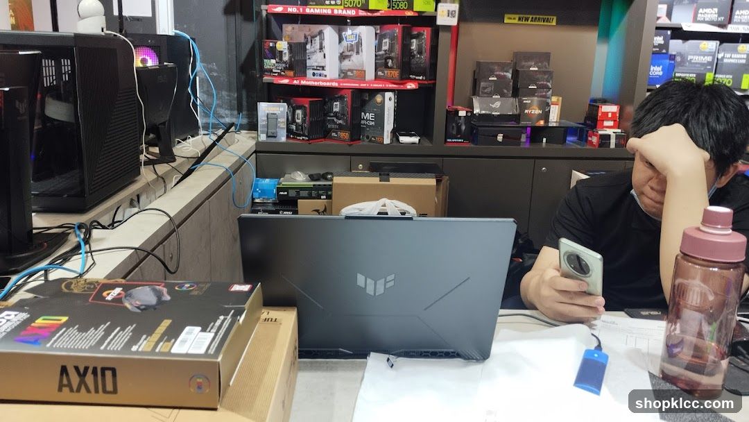 Computer Store Display