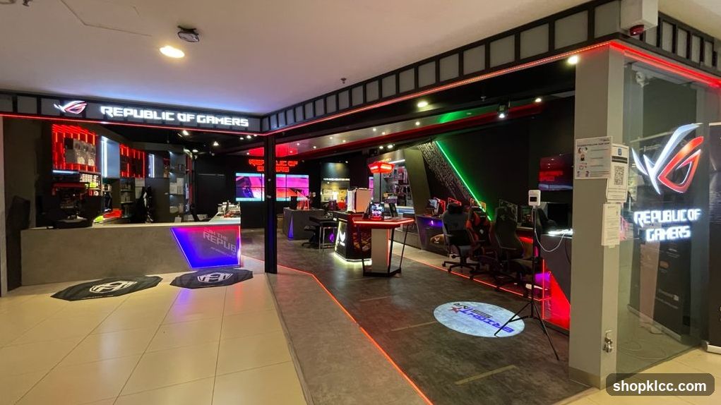 Republic of Gamers Store Interior