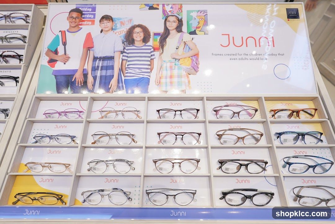Eyeglasses Display