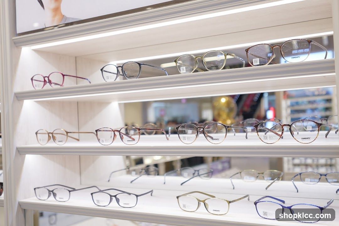 Eyeglasses Display