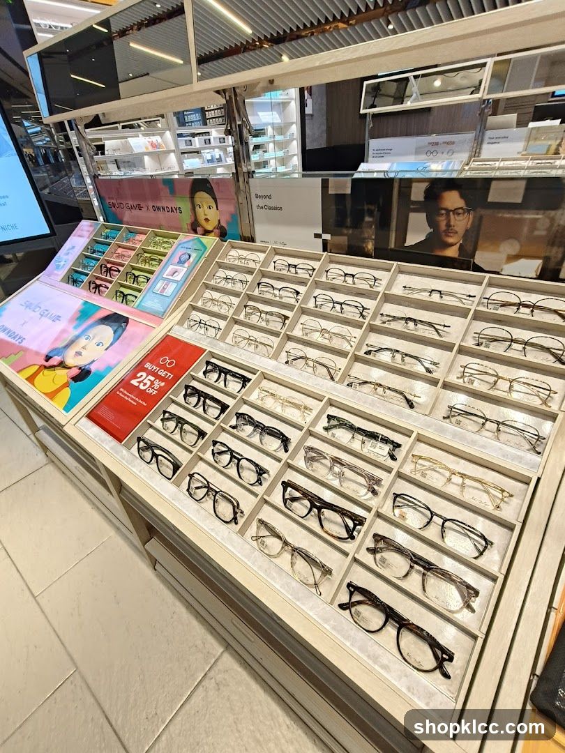 Eyeglasses Display