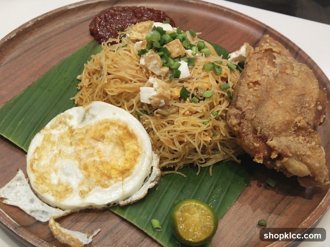 Fried Chicken with Noodles and Egg