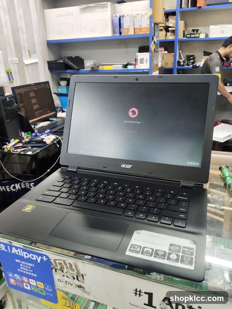 Acer Chromebook on Display