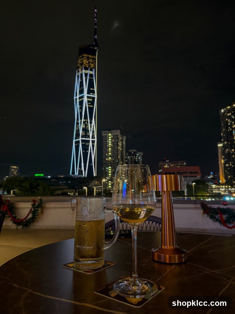 Crafty's Bar and Lounge