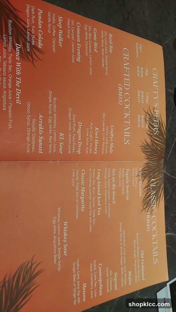 CRAFTY'S BEERS & CRAFTED COCKTAILS