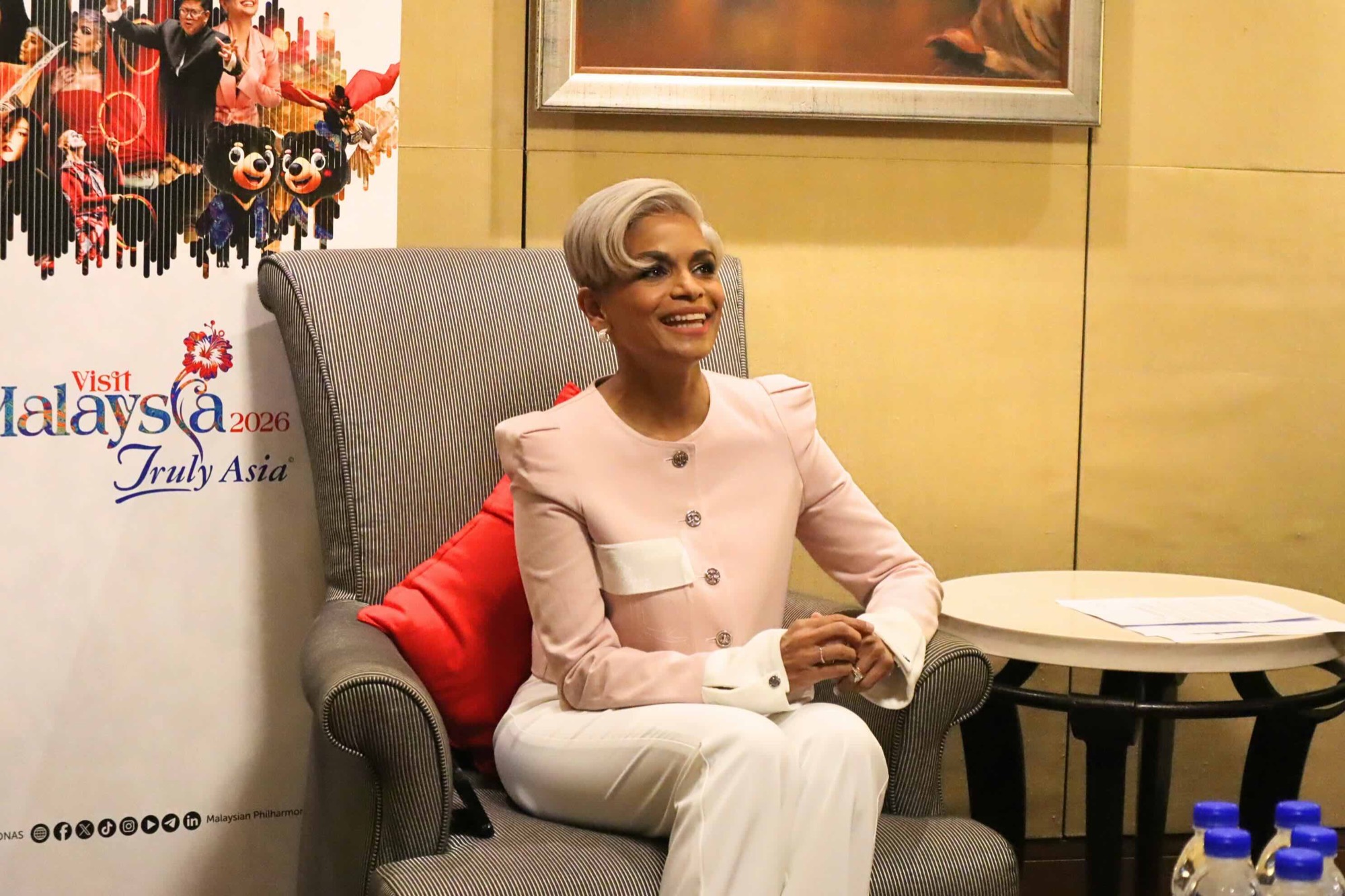 Jaclyn Victor interviewed at Dewan Filharmonik PETRONAS ahead of Gemilang Bersama MPO