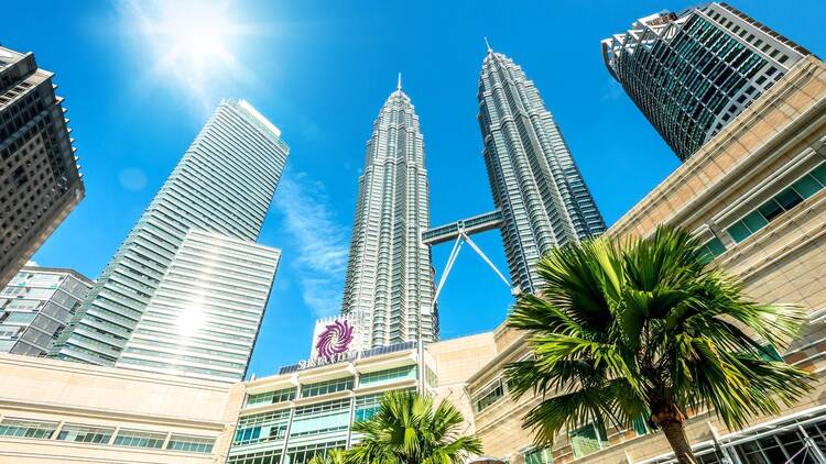 Suria KLCC Mall Guide: Luxury Shopping Beneath the Petronas Twin Towers